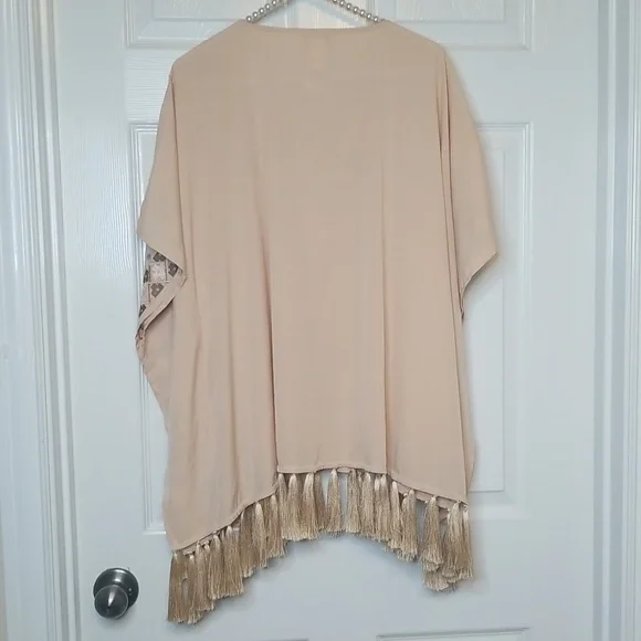 Chicos Womens Rose Embroidered Poncho Style Fringe Blouse Size Small Med - Picture 5 of 9